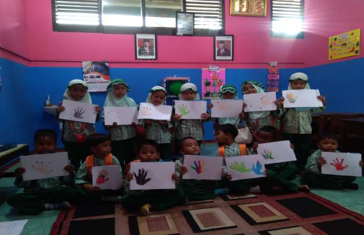 Menjiplak Gambar Tangan