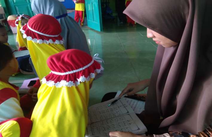 Privat Iqro sebelum masuk kelas