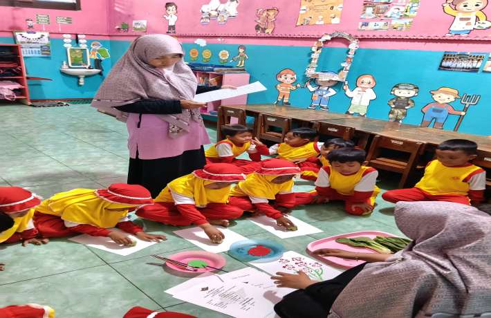 Kreatifitas anak hebatengecap mawar dengan daun sawi