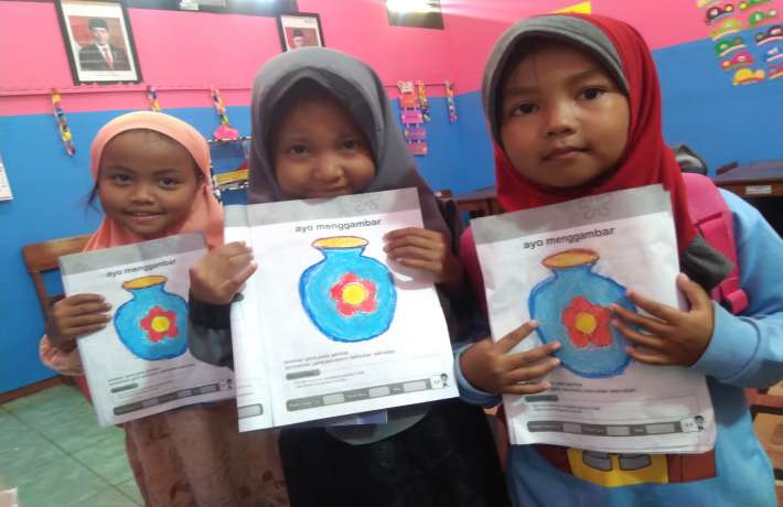 Aku bisa mewarnai dengan rapi