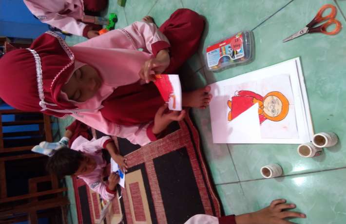 Puzzle gambar nenek